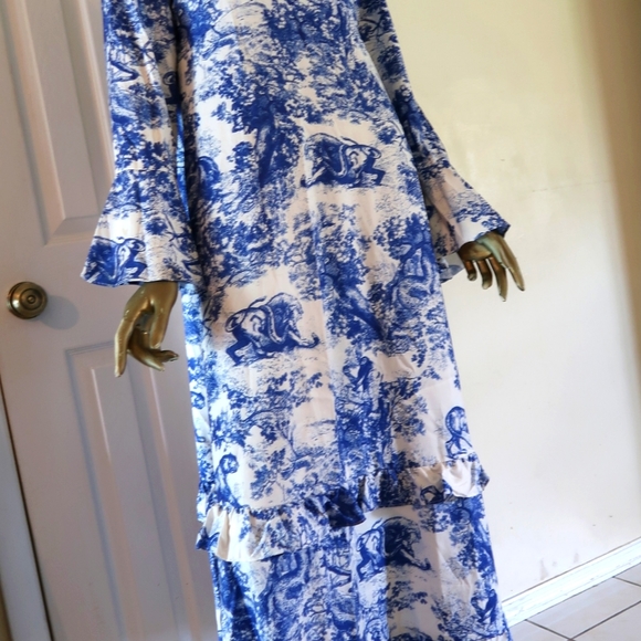 Dress - Picture 5 of 5